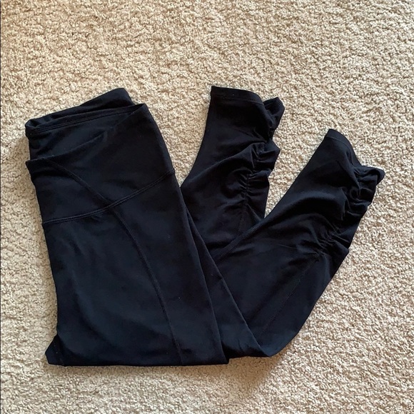 Fabletics Black Workout Cropped Leggings - Picture 6 of 6